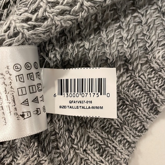 BCBGeneration sheer sweater size medium - Picture 3 of 4